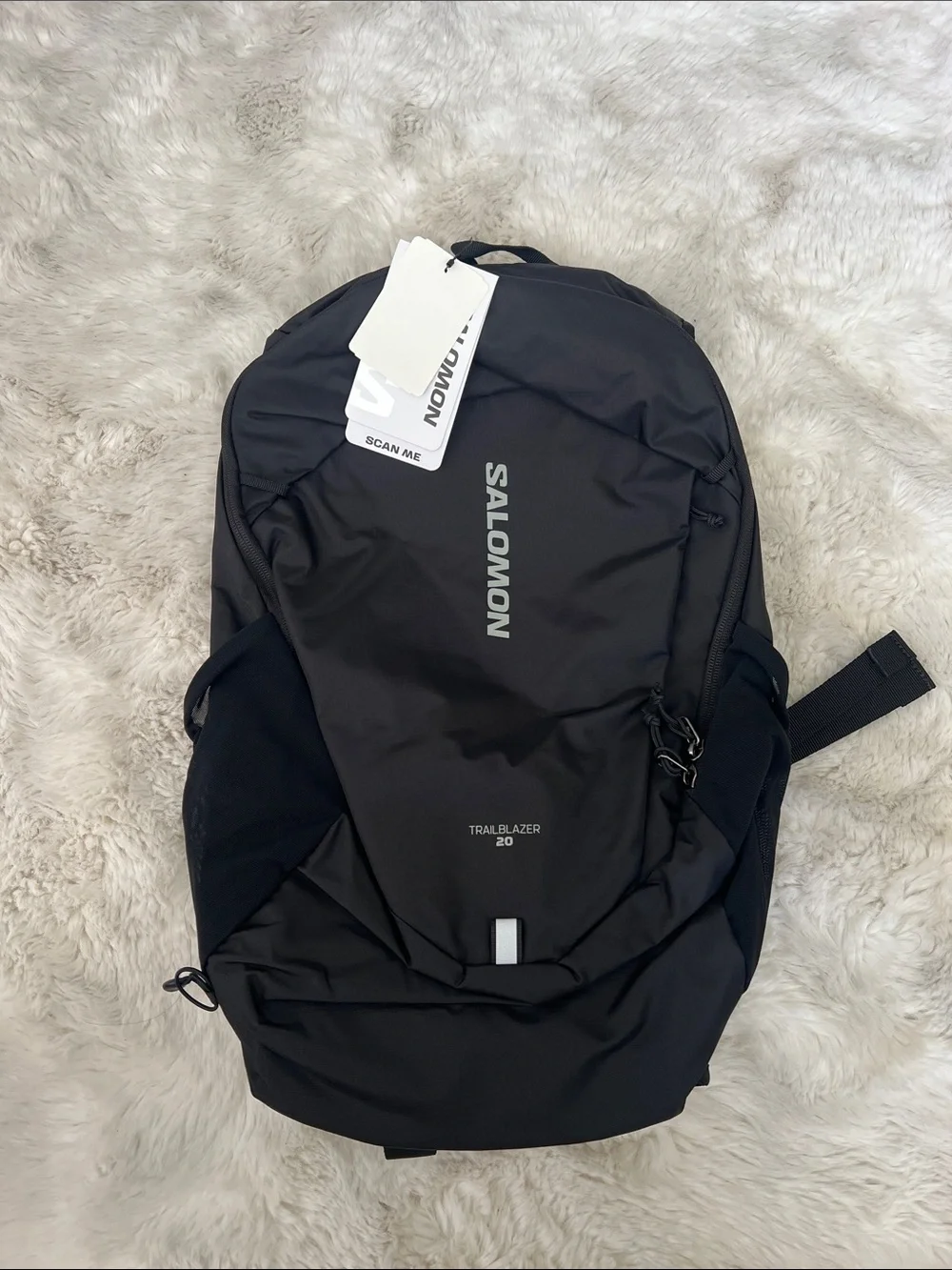 Salomon Black Trailblazer 20  Daypack Backpack
